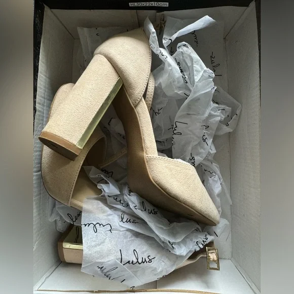 Lulu’s beige / tan heels - Picture 2 of 3